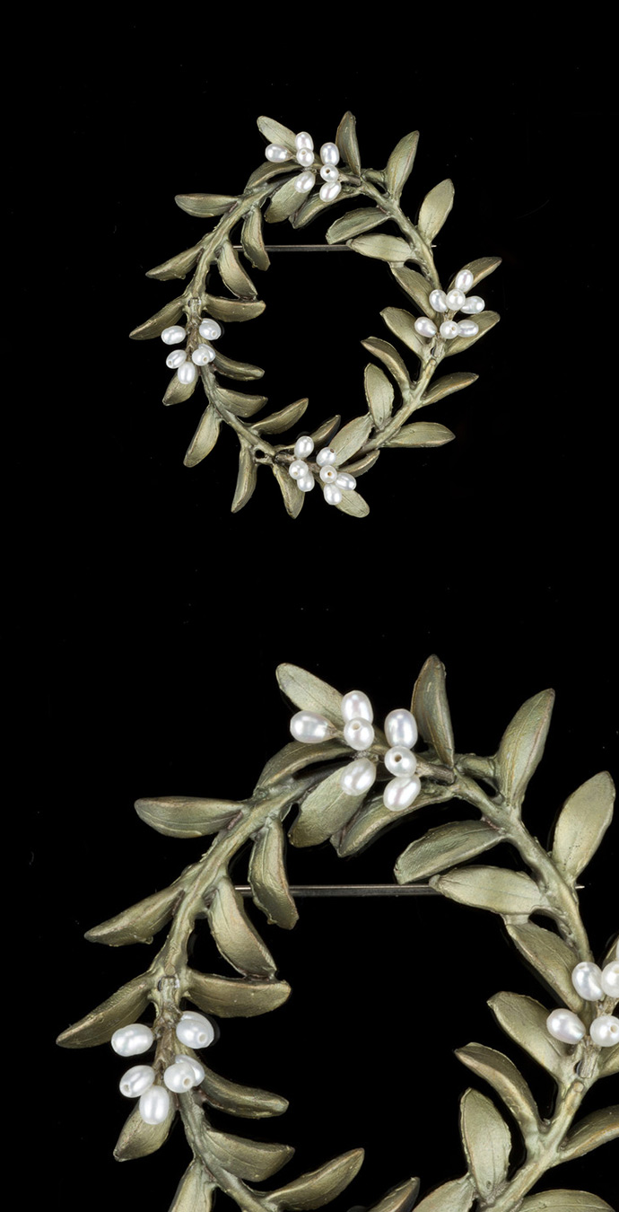 桃金娘花环胸针